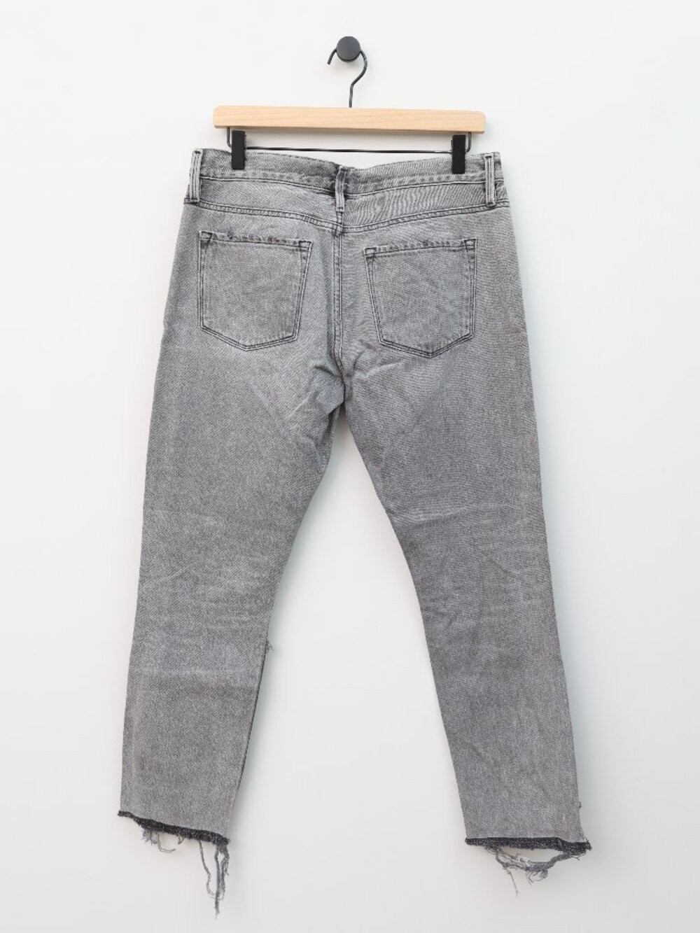 FRAME Le Garcon Mid-Rise Distressed Jeans in Grey Size 27 - Picture 3 of 4